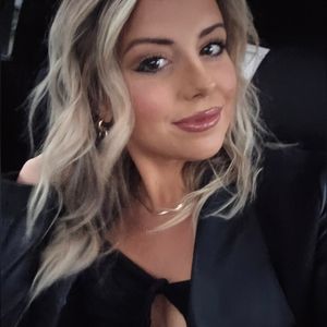 Meet your Posher, Felicia